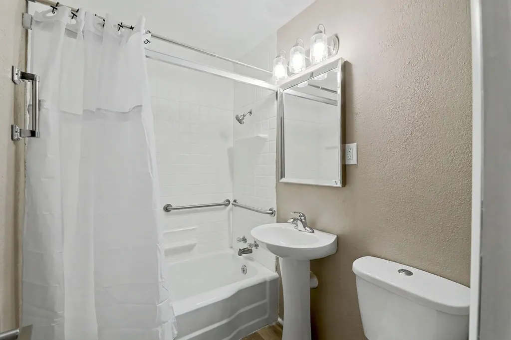 2869 S Mosley Street Wichita KS 67216