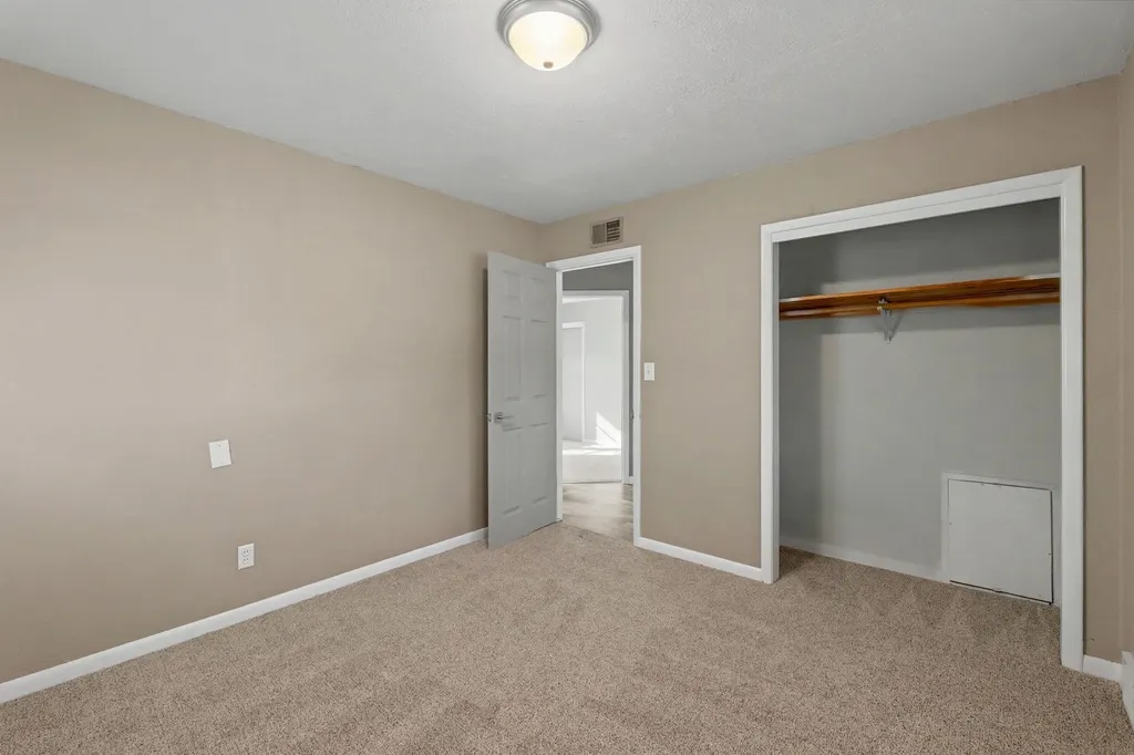 2869 S Mosley Street Wichita KS 67216