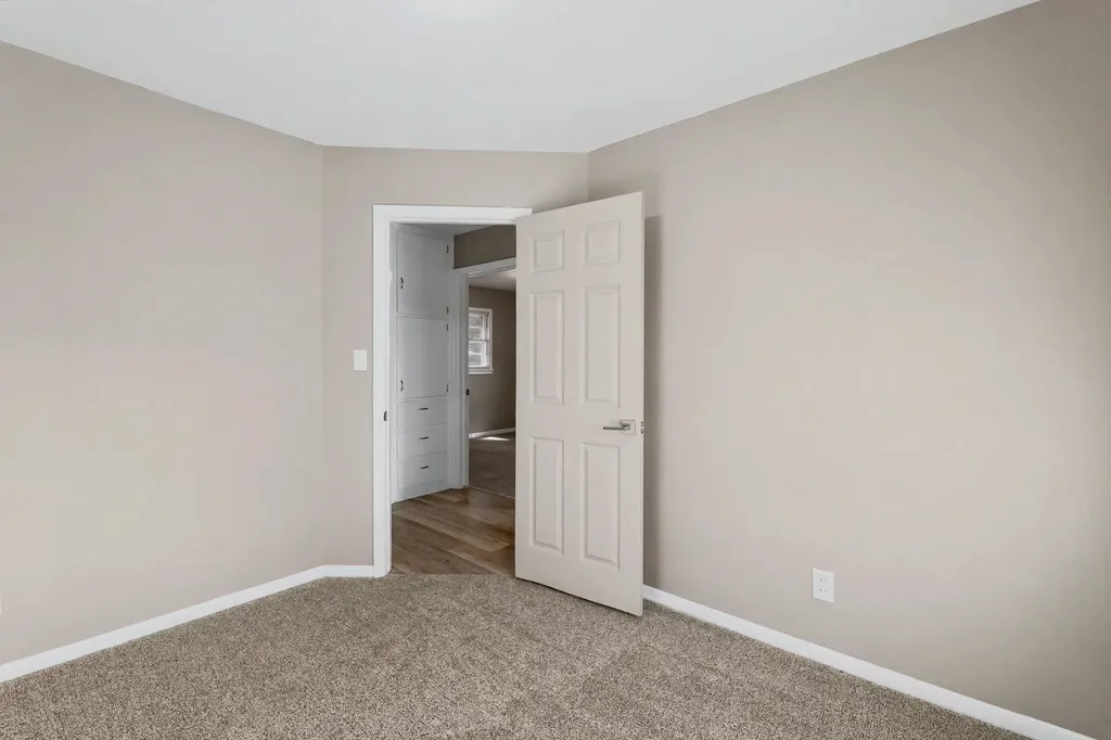 2869 S Mosley Street Wichita KS 67216