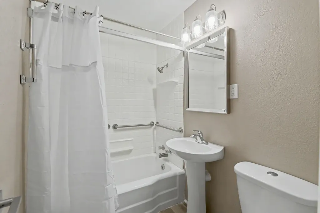 2869 S Mosley Street Wichita KS 67216