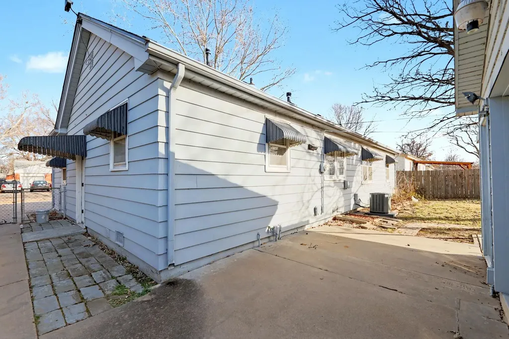 2869 S Mosley Street Wichita KS 67216