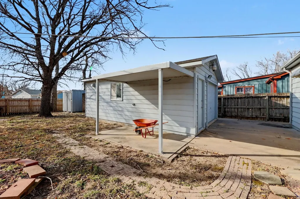 2869 S Mosley Street Wichita KS 67216