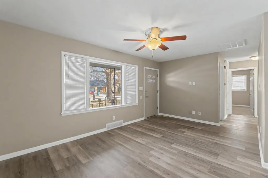 2869 S Mosley Street Wichita KS 67216