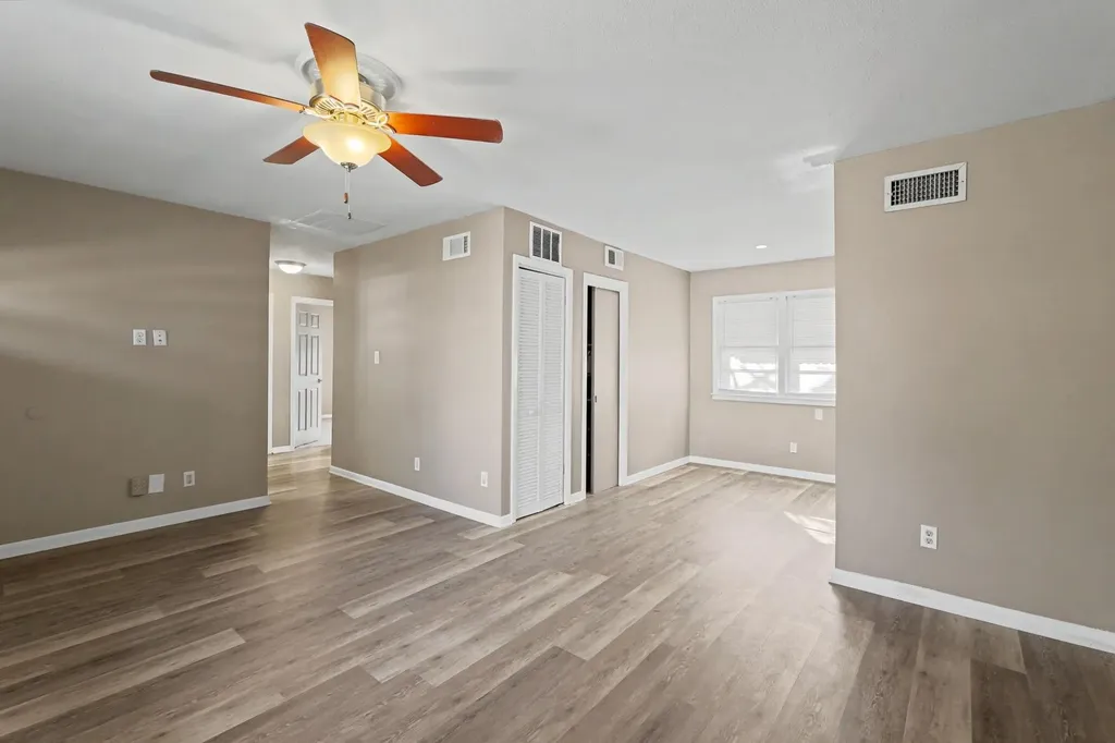 2869 S Mosley Street Wichita KS 67216