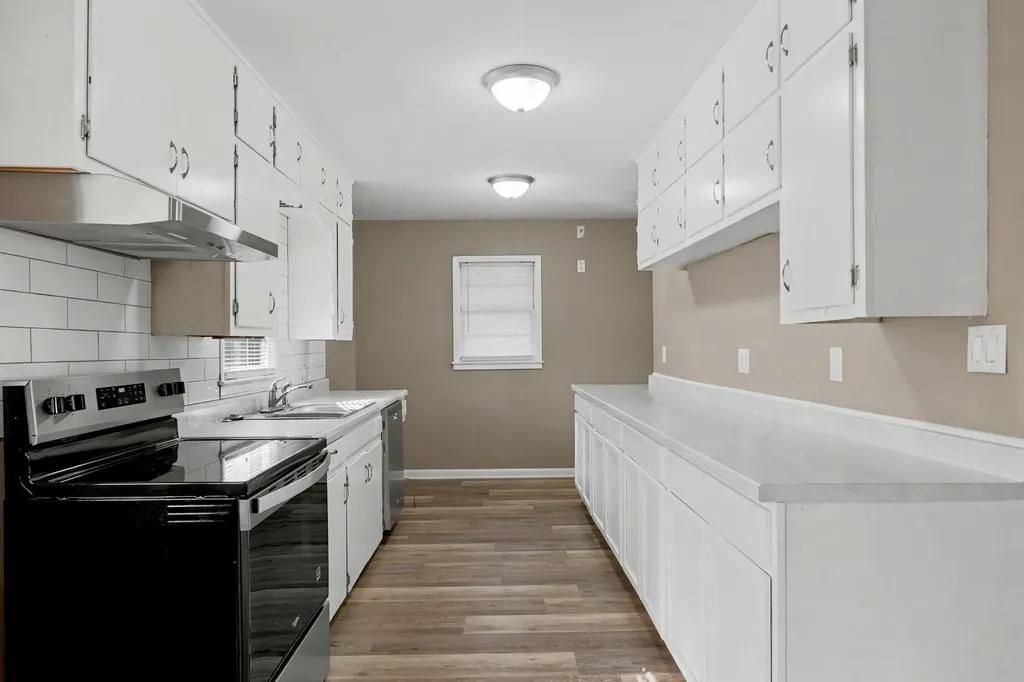 2869 S Mosley Street Wichita KS 67216