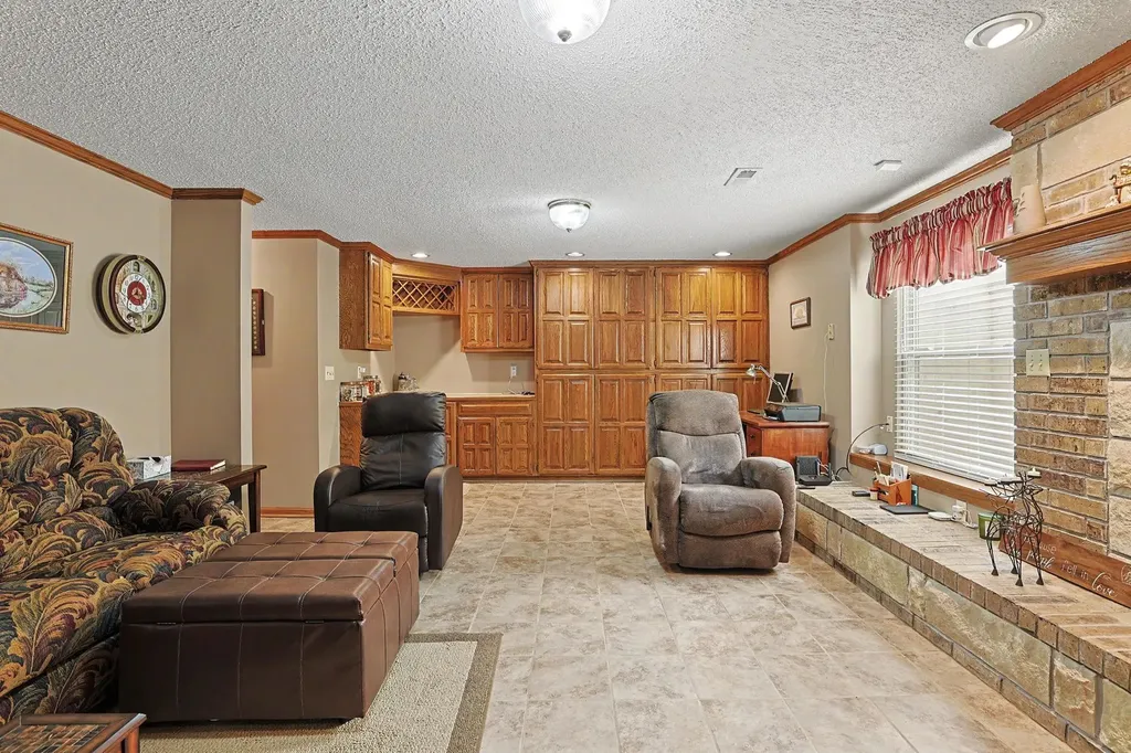 1129 N Manchester Court Wichita KS 67212