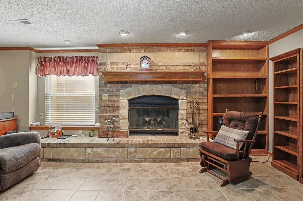 1129 N Manchester Court Wichita KS 67212