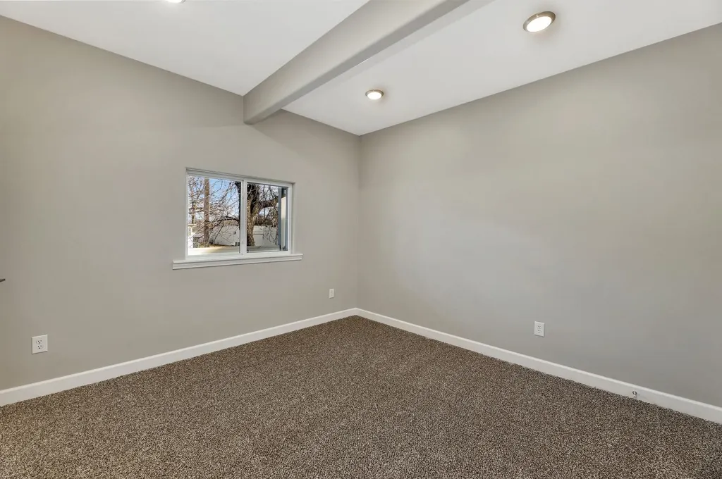 1423 W 1st Street N Wichita KS 67203
