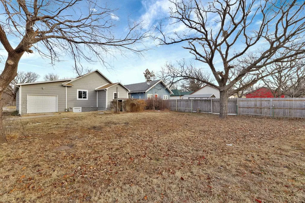 1423 W 1st Street N Wichita KS 67203