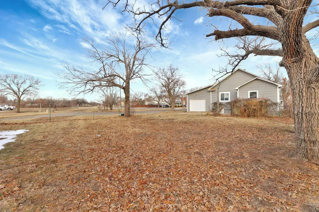 1423 W 1st Street N Wichita KS 67203