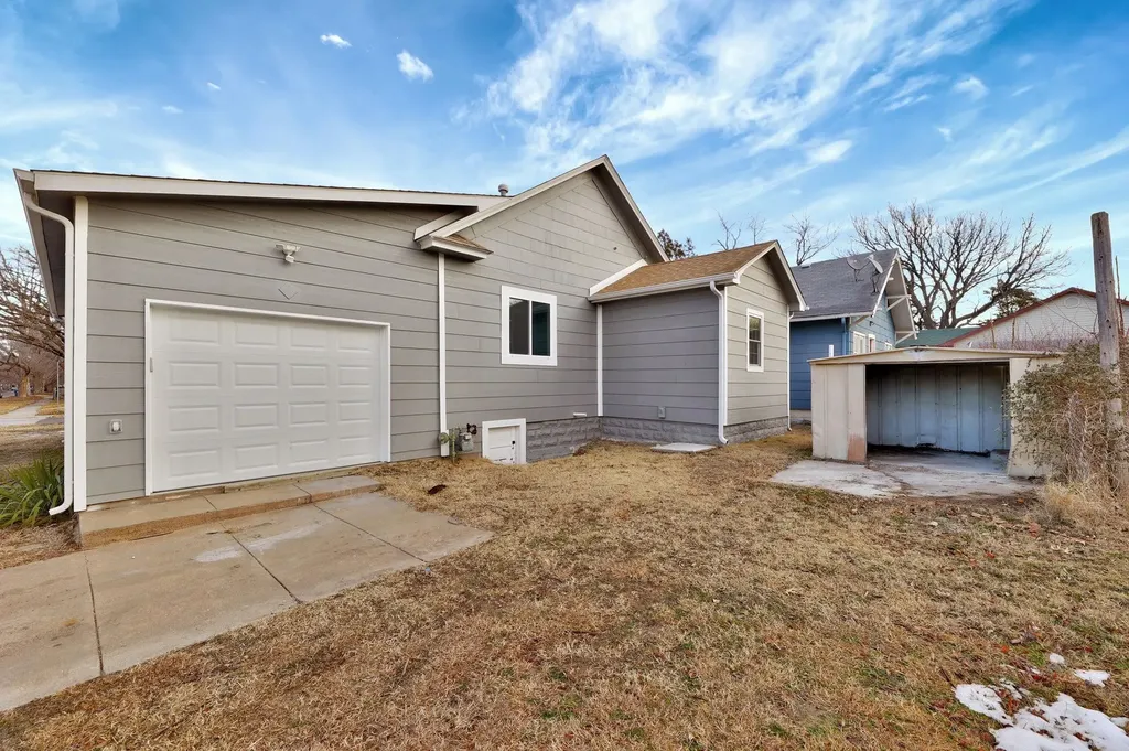 1423 W 1st Street N Wichita KS 67203
