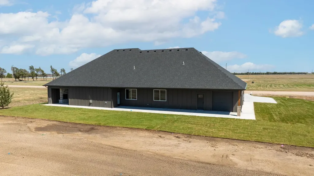 5275 N Eagle Crest Street Colwich KS 67030