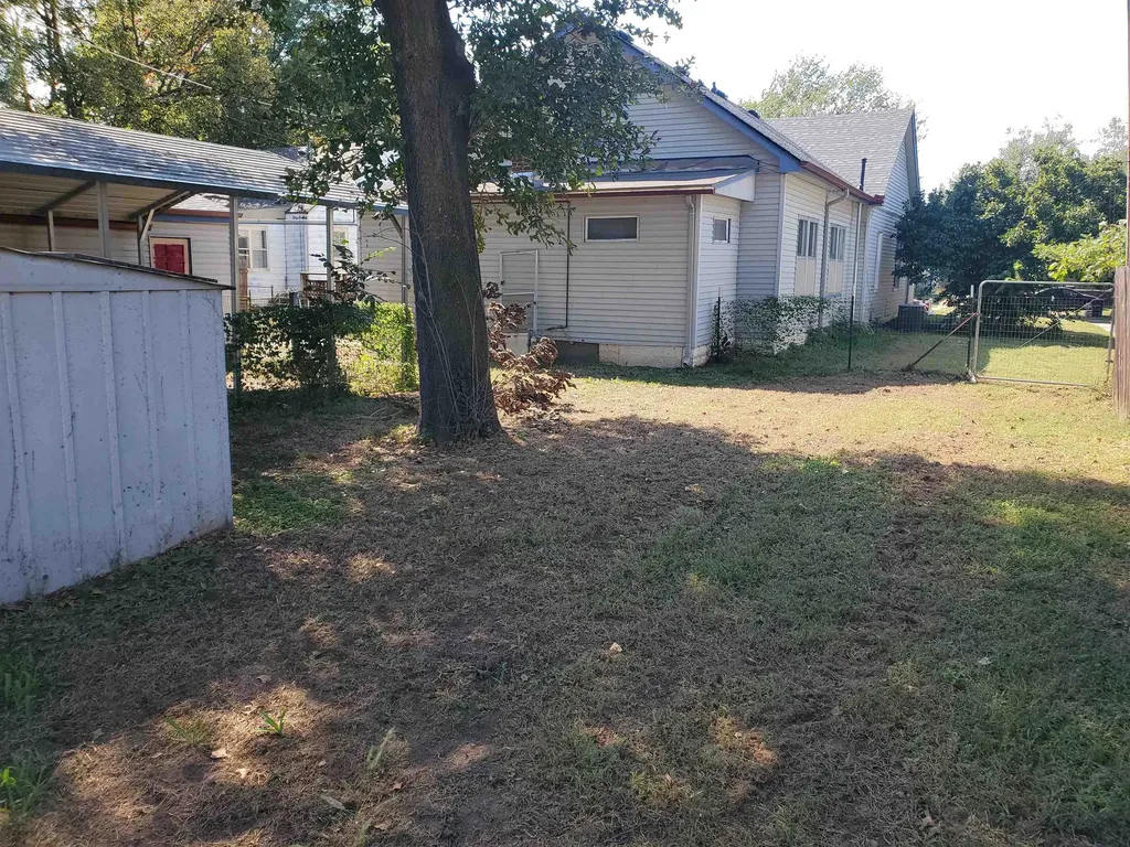1112 N 4th Arkansas City KS 67005