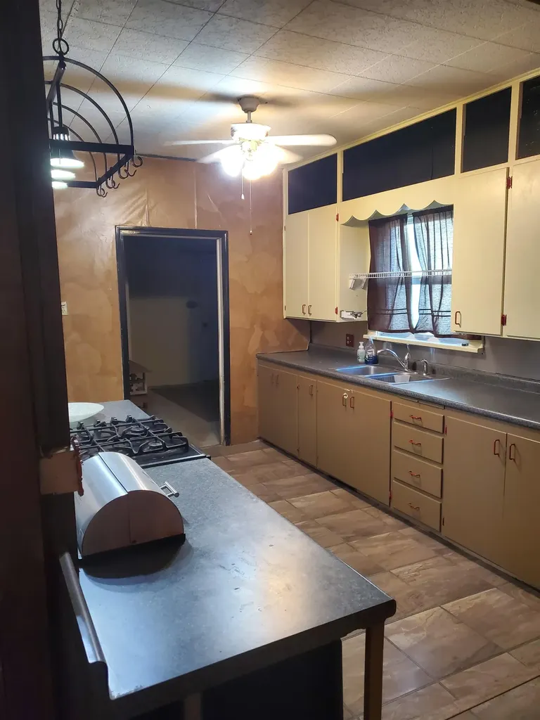 1112 N 4th Arkansas City KS 67005