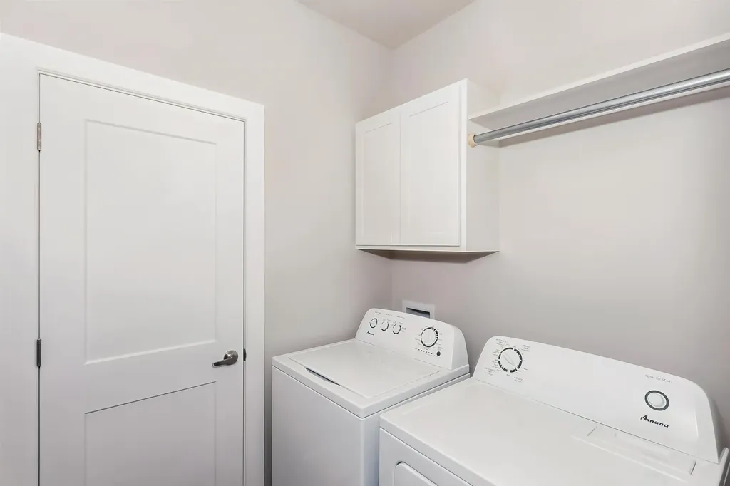 1566 N Emerald Valley Drive Mulvane KS 67110