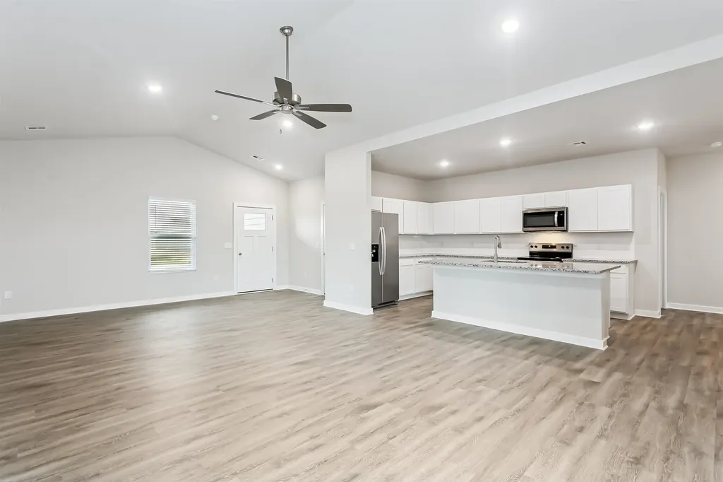 1566 N Emerald Valley Drive Mulvane KS 67110