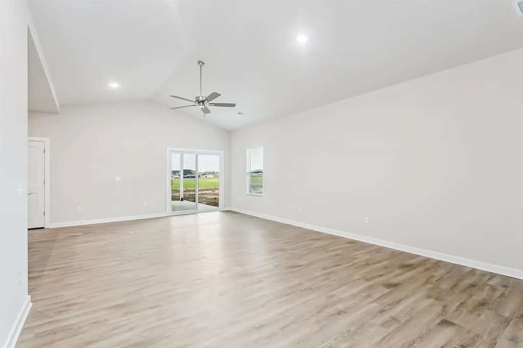 1566 N Emerald Valley Drive Mulvane KS 67110