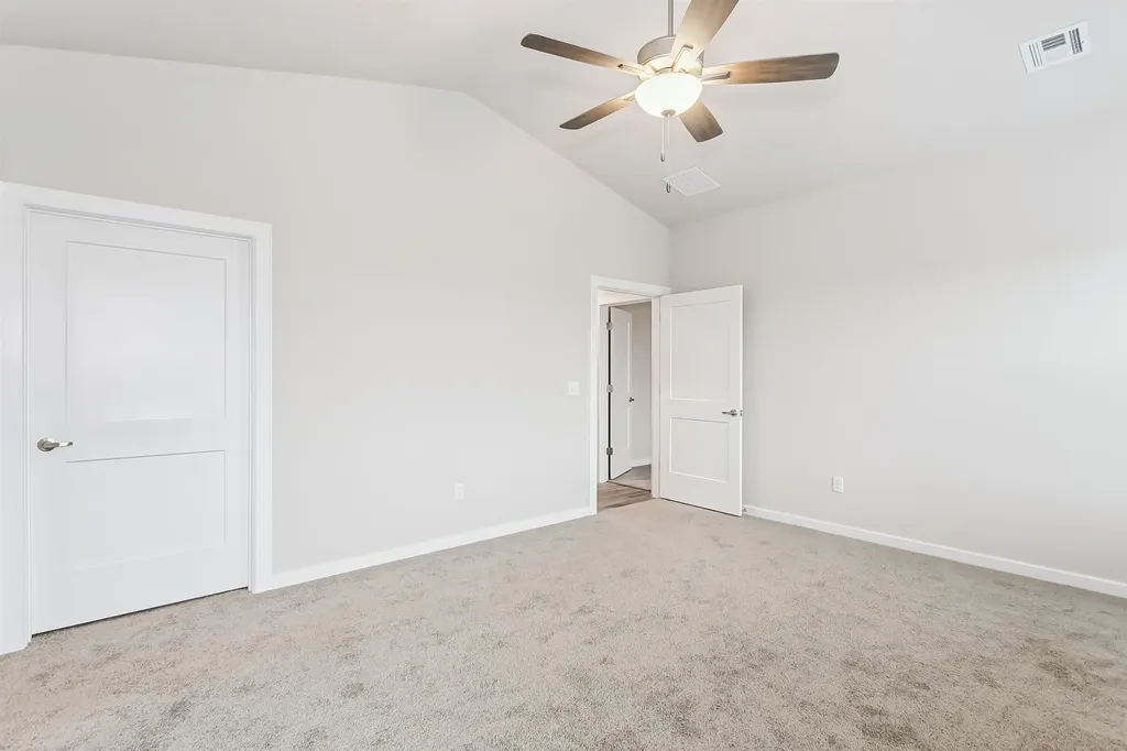 1566 N Emerald Valley Drive Mulvane KS 67110