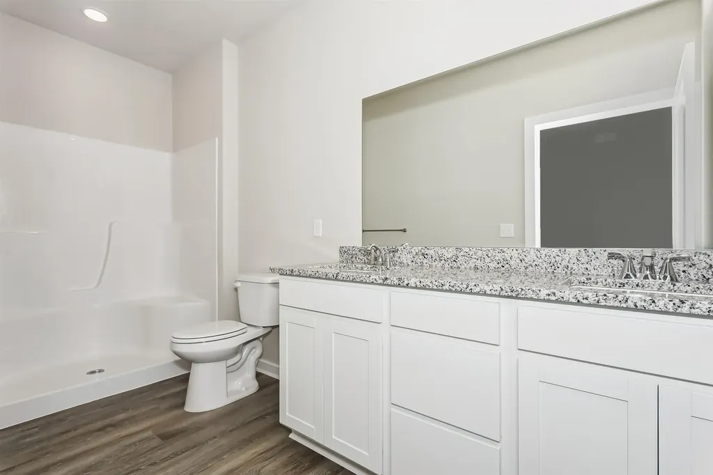 1566 N Emerald Valley Drive Mulvane KS 67110