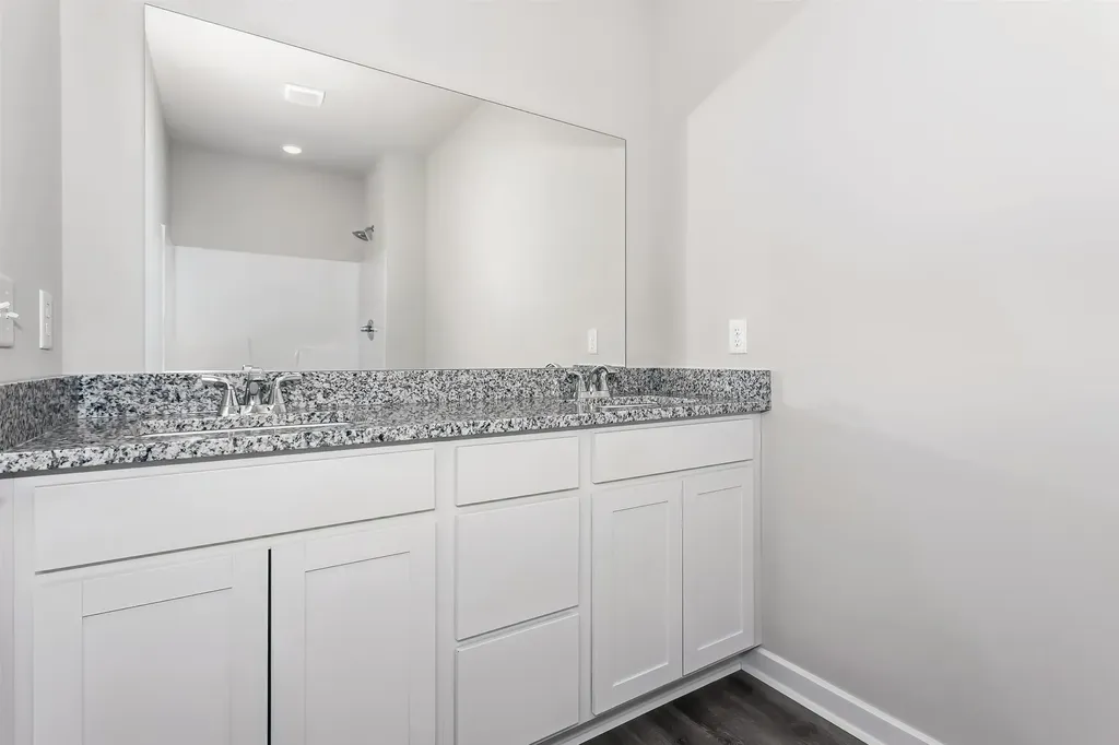 1606 N Topaz Lane Mulvane KS 67110