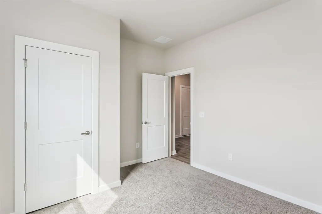 1606 N Topaz Lane Mulvane KS 67110