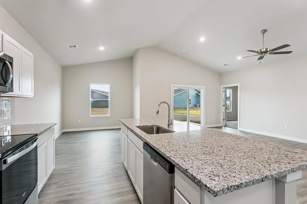 1606 N Topaz Lane Mulvane KS 67110