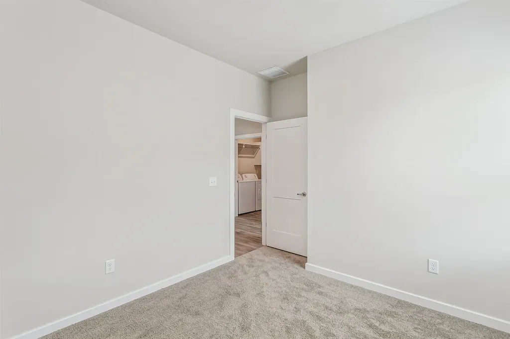 1570 N Emerald Valley Drive Mulvane KS 67110
