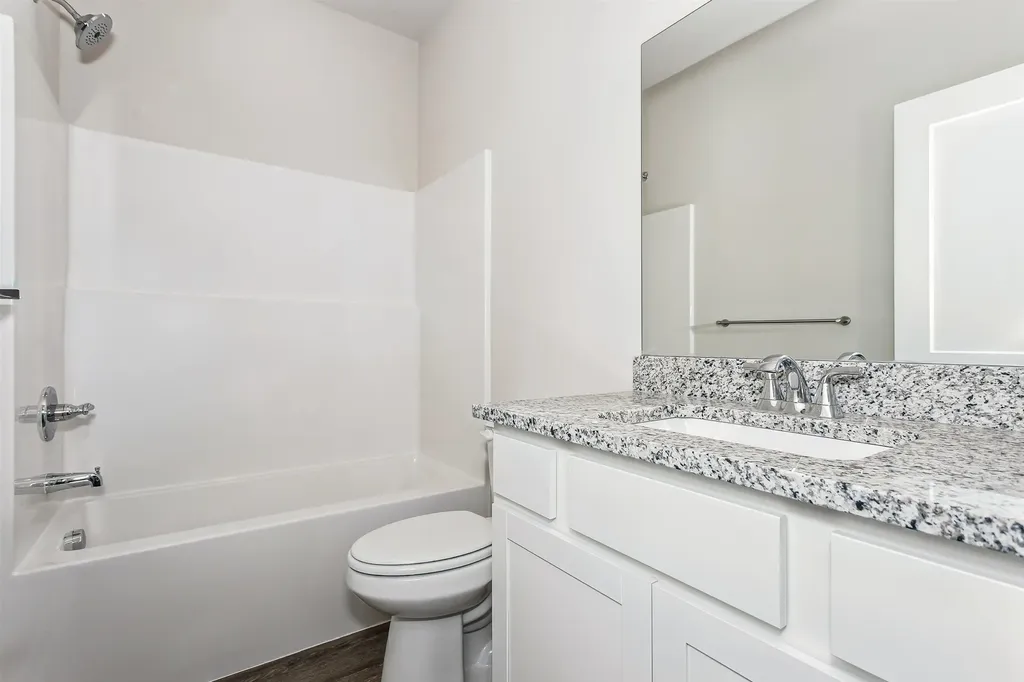 1570 N Emerald Valley Drive Mulvane KS 67110