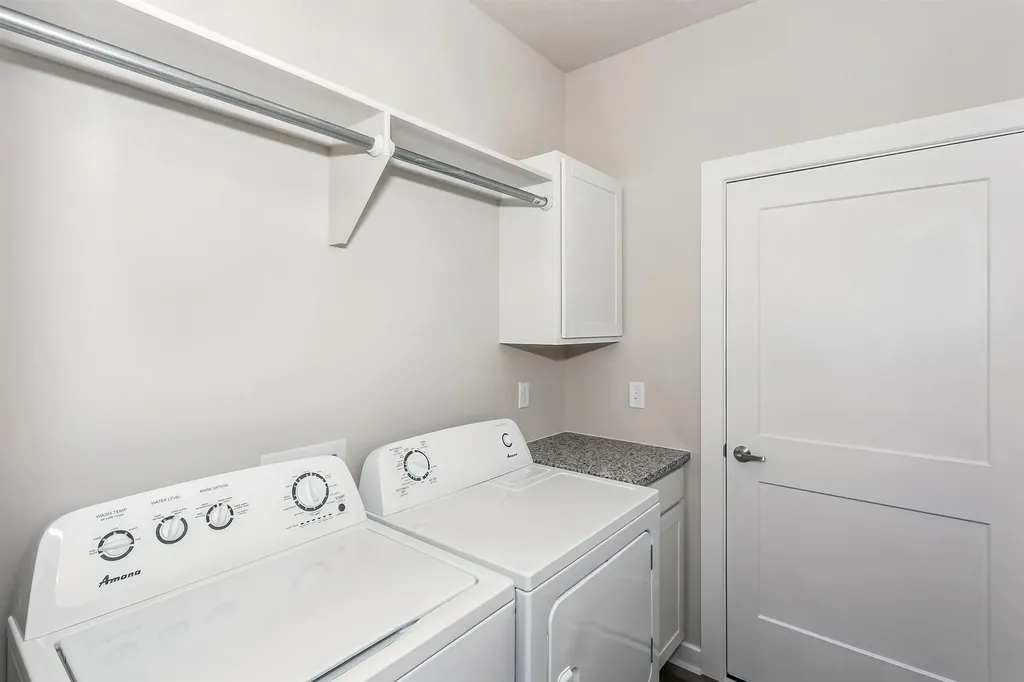 1570 N Emerald Valley Drive Mulvane KS 67110