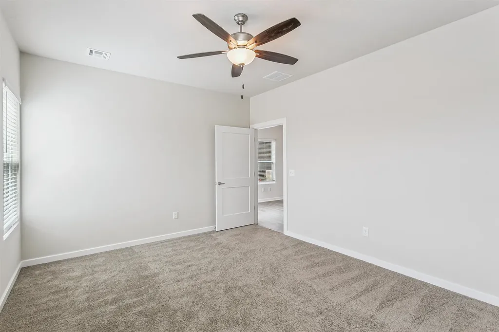 1570 N Emerald Valley Drive Mulvane KS 67110