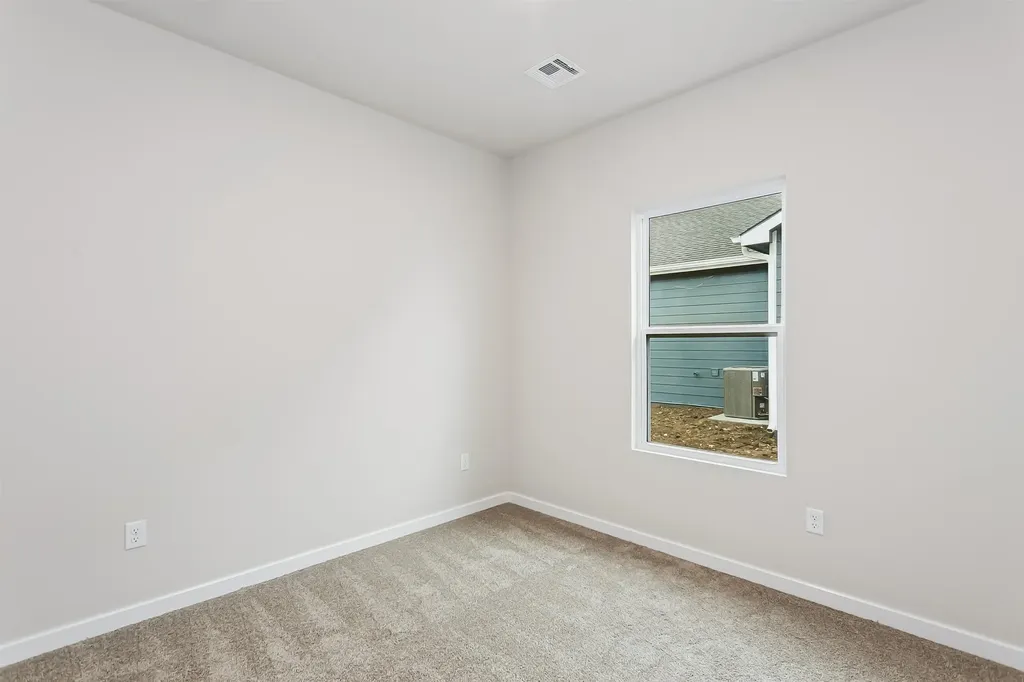 1562 N Emerald Valley Drive Mulvane KS 67110