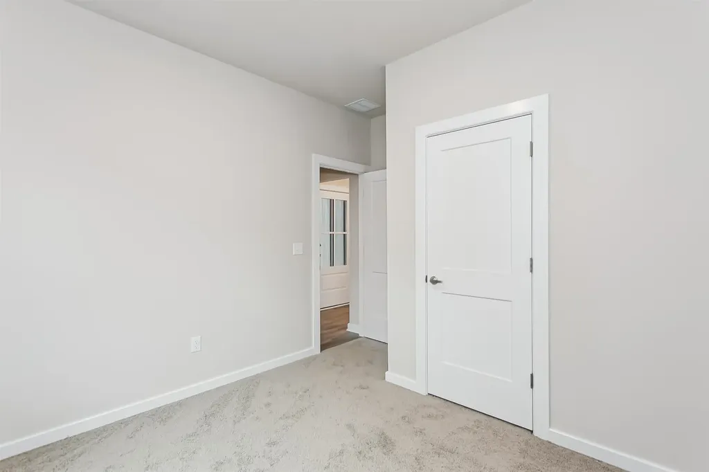 1562 N Emerald Valley Drive Mulvane KS 67110