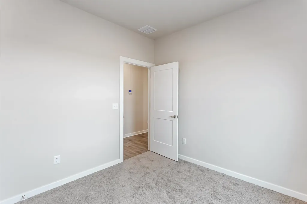 1558 N Emerald Valley Drive Mulvane KS 67110