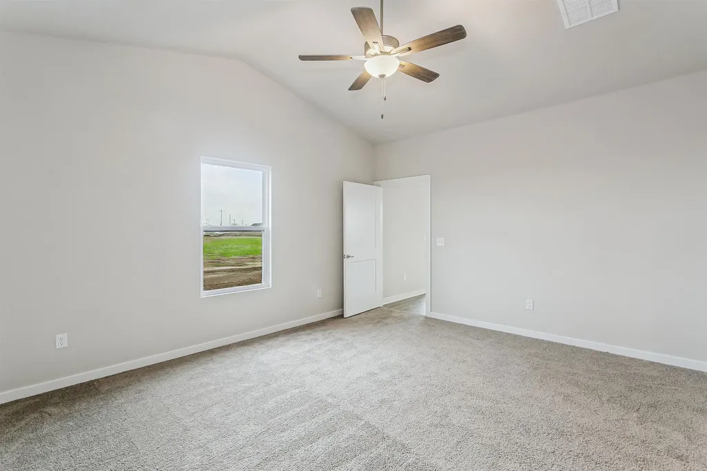 1558 N Emerald Valley Drive Mulvane KS 67110