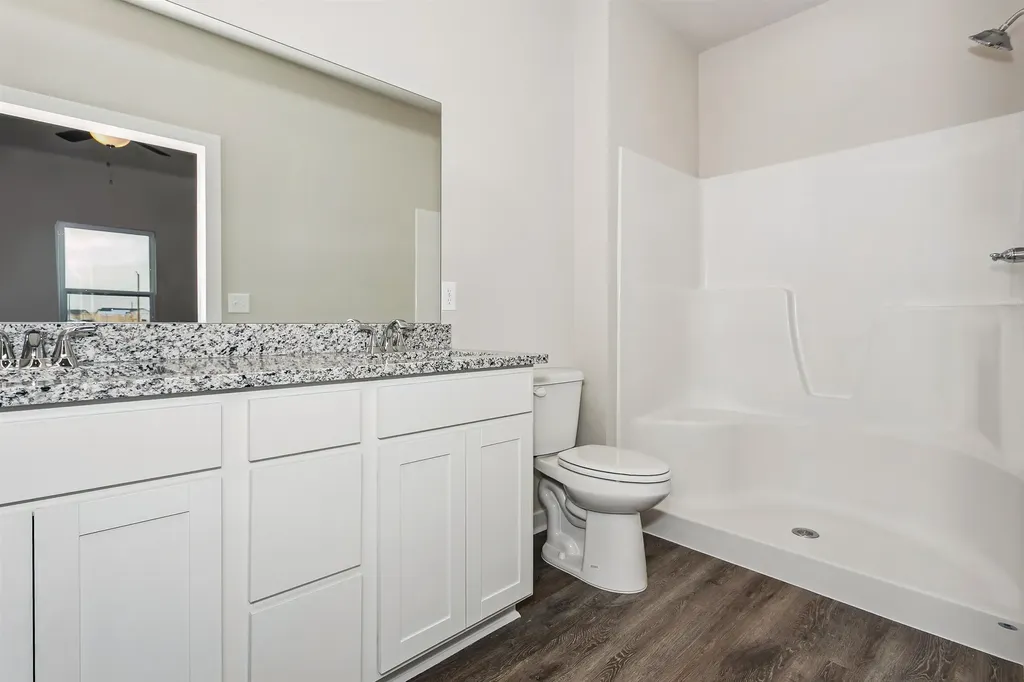 1558 N Emerald Valley Drive Mulvane KS 67110