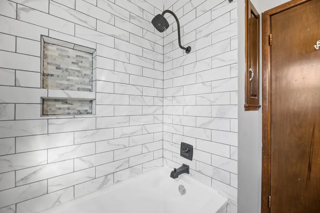2331 S Dellrose Avenue Wichita KS 67218