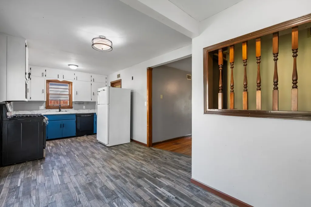 2331 S Dellrose Avenue Wichita KS 67218