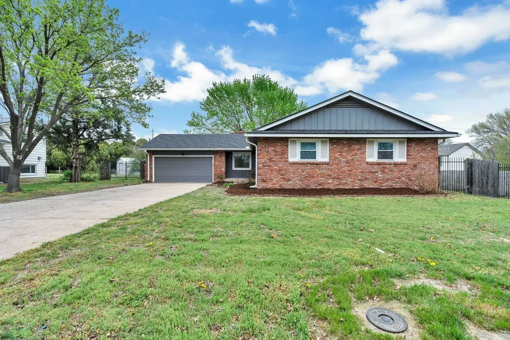 4762 N Krueger Bel Aire KS 67220