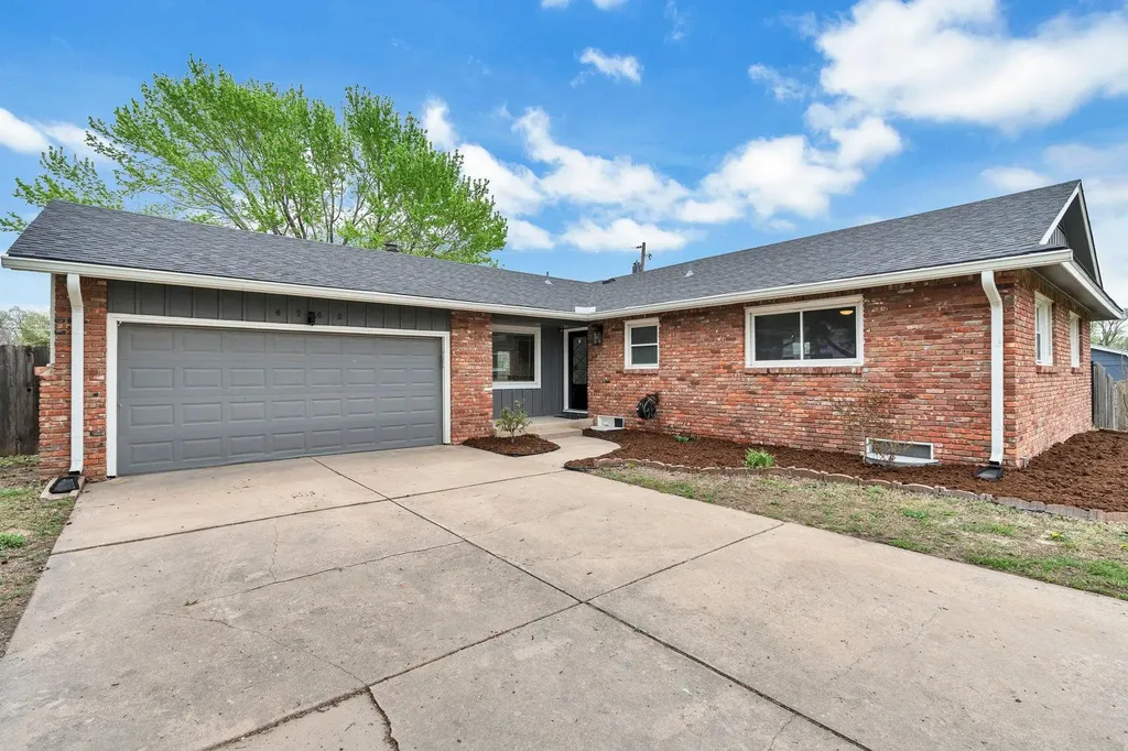 4762 N Krueger Bel Aire KS 67220
