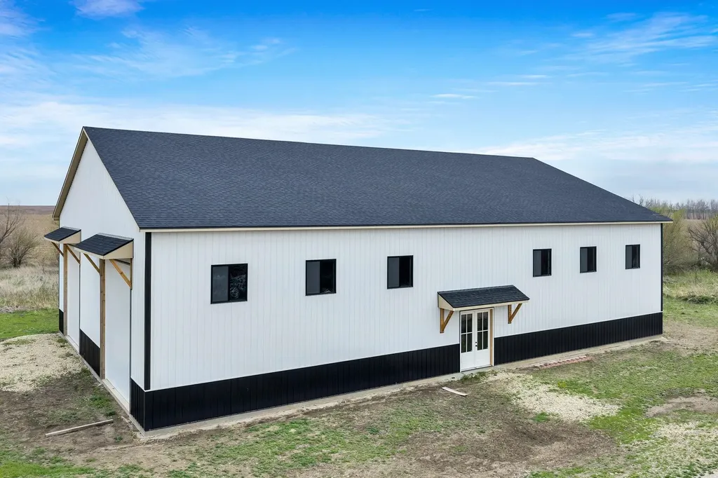 11682 NW 160th Street Newton KS 67114