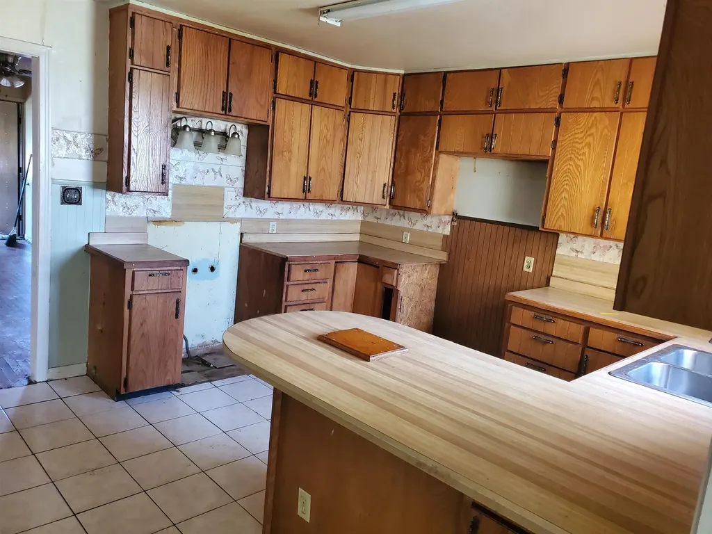 1030 N B Arkansas City KS 67005