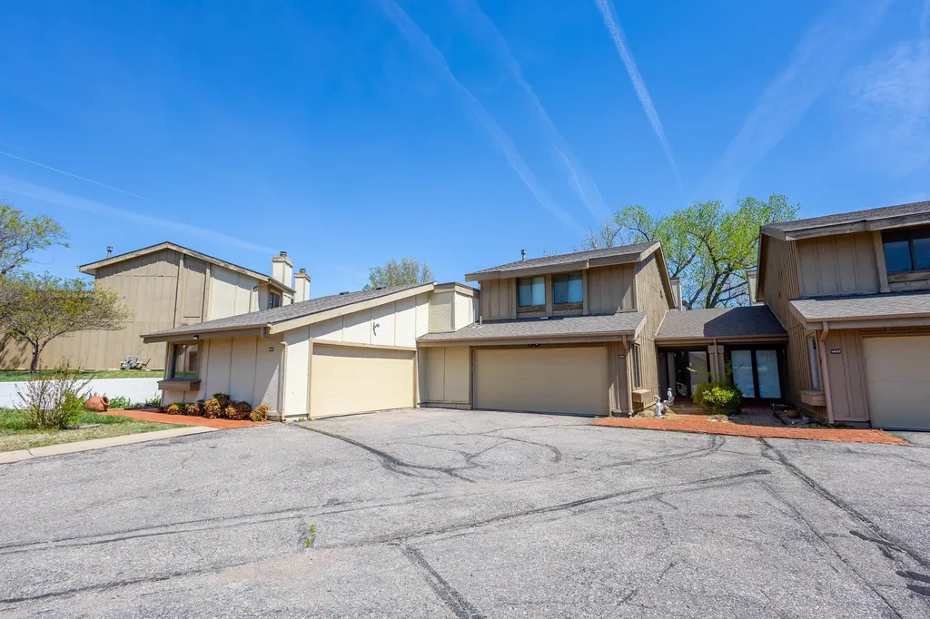 8201 E Harry Street Wichita KS 67207