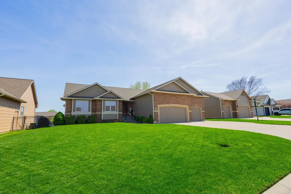 4005 N Lake Ridge Court Wichita KS 67205