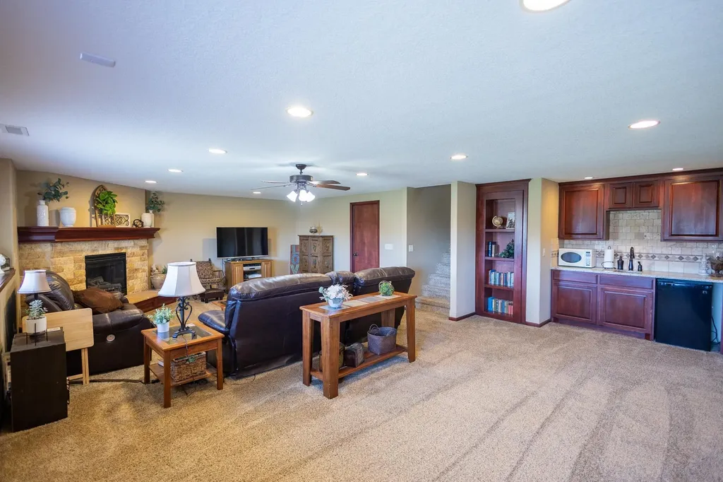 4005 N Lake Ridge Court Wichita KS 67205