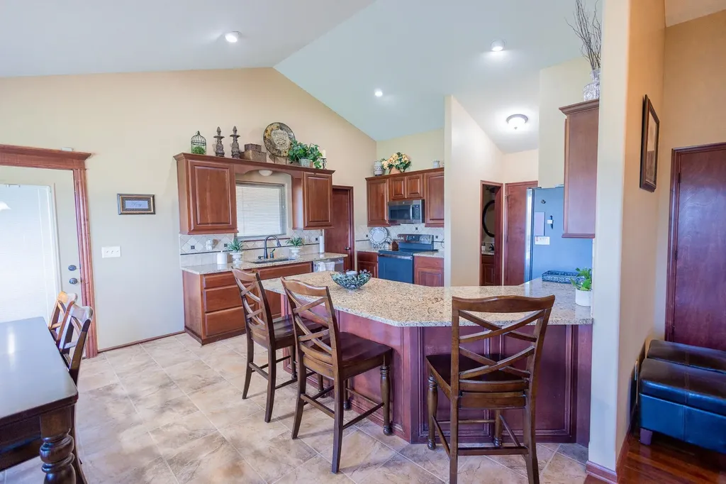 4005 N Lake Ridge Court Wichita KS 67205