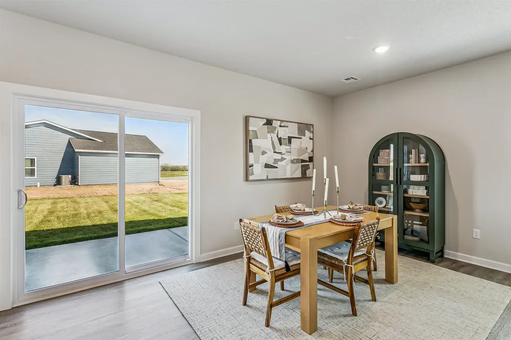 1607 N Emerald Valley Drive Mulvane KS 67110