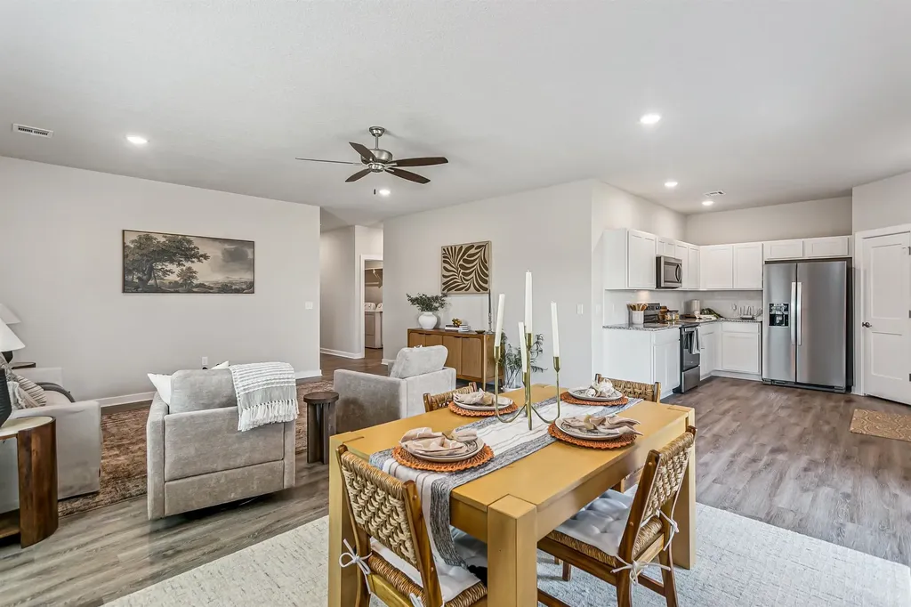 1607 N Emerald Valley Drive Mulvane KS 67110