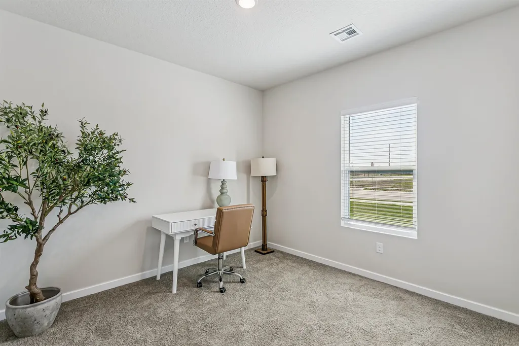 1607 N Emerald Valley Drive Mulvane KS 67110