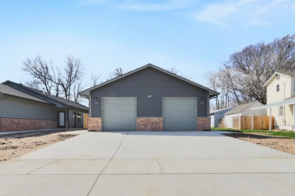 423 S All Halllows Wichita KS 67213