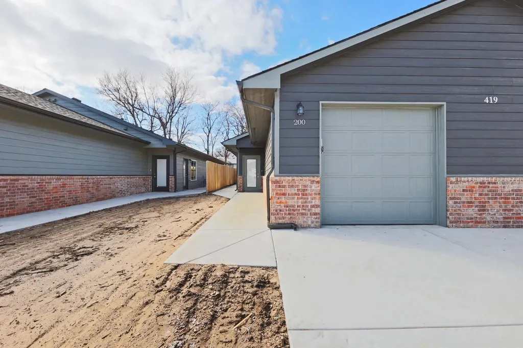 423 S All Halllows Wichita KS 67213